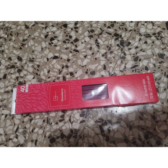 10 Strawberry incense 🍓 - Picture 1 of 3